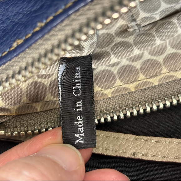 Brighton Crossbody Bag in Cream and Blue - Picture 4 of 8